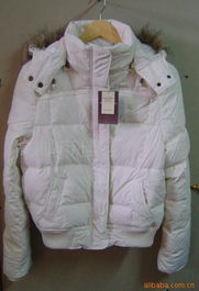 高邮市佳佳制衣厂 匠心打造，温暖随行——女式羽绒服产品系列与羽绒制品加工全览